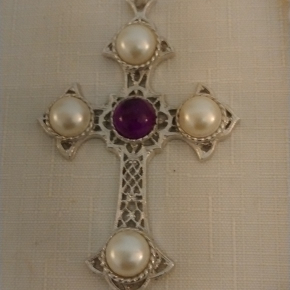 Vintage Sarah Coventry Cross pendant & Napier Faux Pearl double strand necklace - Picture 2 of 5
